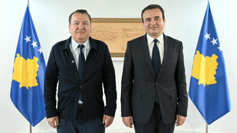 Kurti priti në takim kryetarin e shoqatës VATRA, diskutuan për mundësitë e bashkëpunimit
