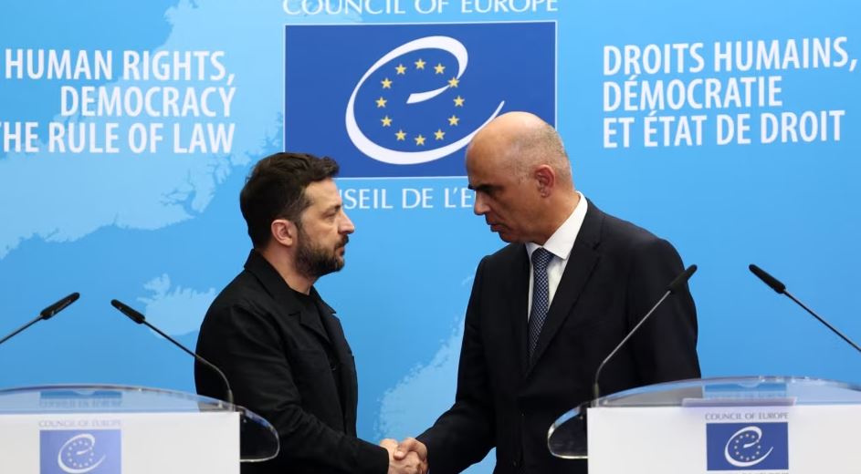 Zelensky dhe KiE nënshkruajnë marrëveshje për themelimin e një tribunali për krime lufte