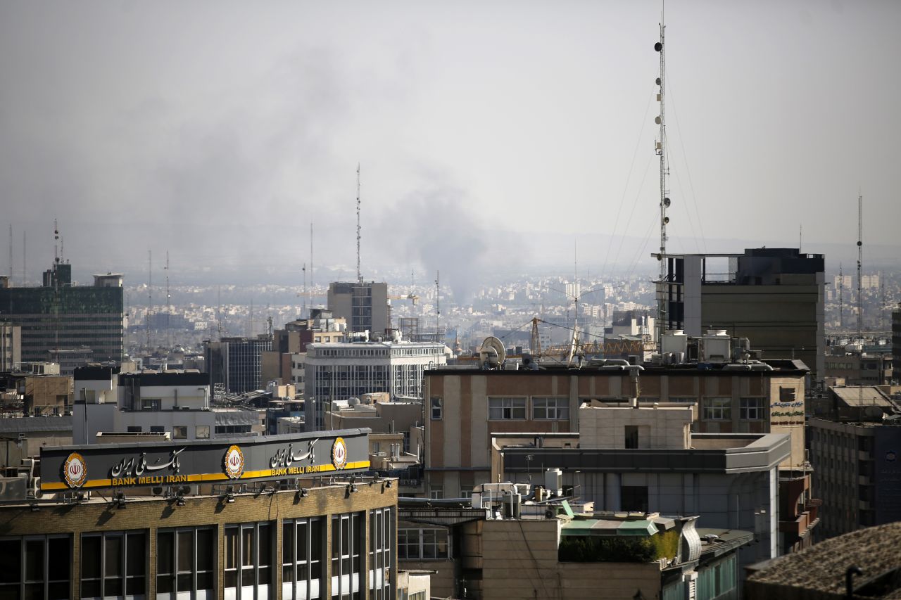 Izraeli u kërkon banorëve në Teheran të largohen menjëherë