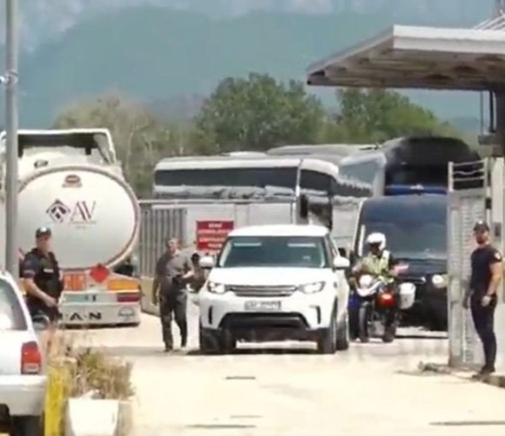 Kombëtarja e Serbisë arrin në Tiranë