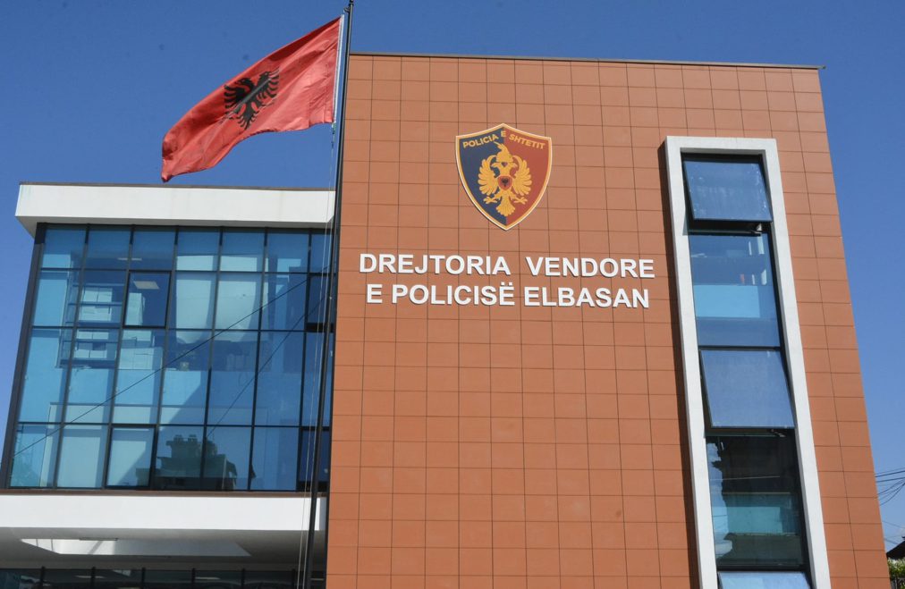 Shqipëri: Kapet 37-vjeçari duke transportuar ilegalisht emigrantë palestinezë