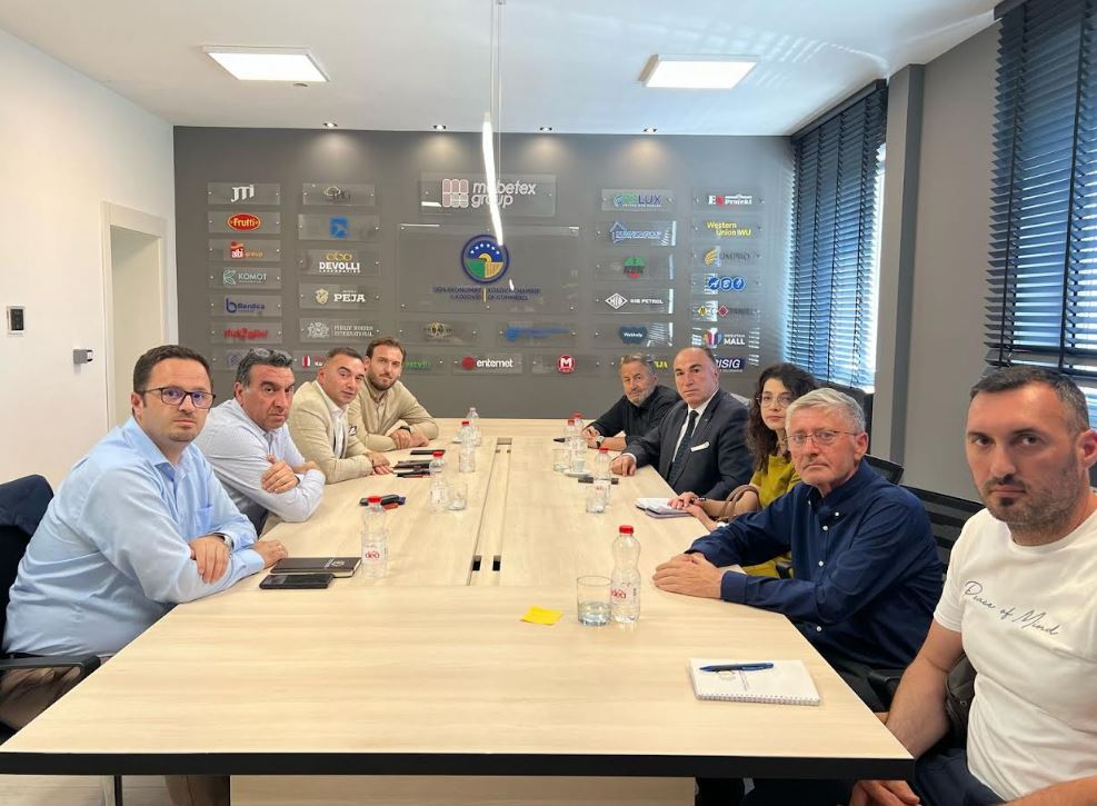 Takohen përfaqësuesit e bizneseve, diskutojnë pasiguritë nga tregu i lirë i energjisë