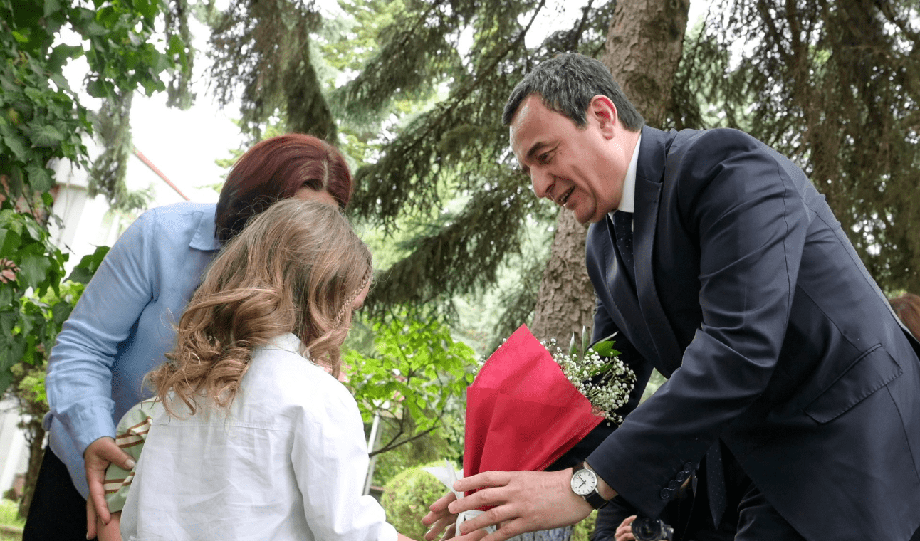Kurti: Dora e shtetit asnjëherë nuk ka qenë më pranë fëmijëve