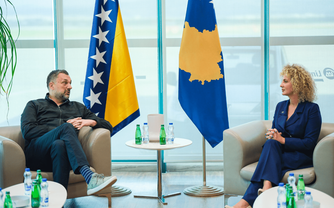 Kryediplomati i Bosnjës mbërrin në Kosovë