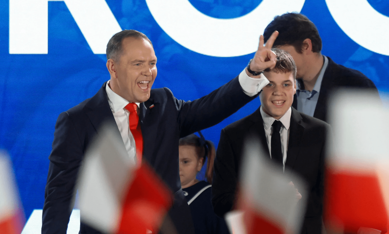 Euroskeptiku Nawrocki fiton zgjedhjet presidenciale në Poloni