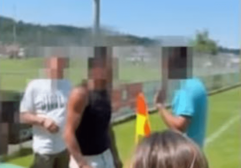 Babai i një futbollistit nga Kosova grushton referin në Zvicër