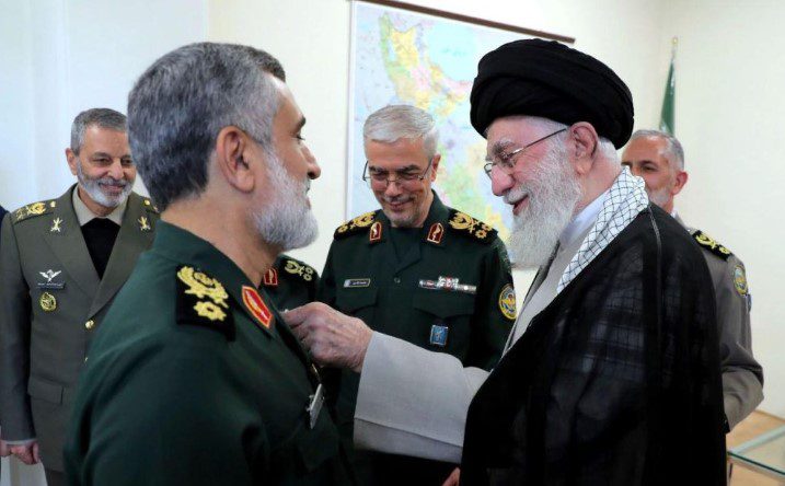 Raportohet se të paktën 20 komandantë të lartë iranianë janë vrarë nga një sulm izraelit