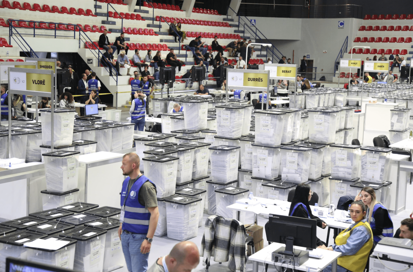 Nis procesi i rinumërimit të votave në katër qarqe të Shqipërisë