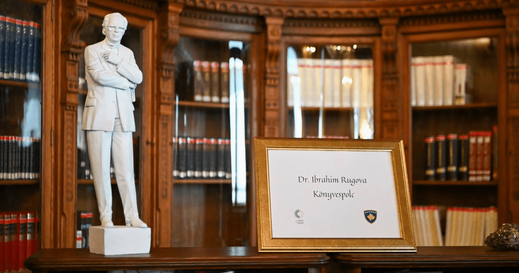 Një pjesë e bibliotekës në Budapest merr emrin e presidentit historik Ibrahim Rugova