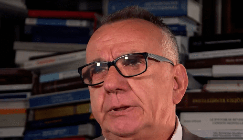 Hasani: LVV po e luan lojën e budallait – partitë tjera s’kanë faj për bllokadën
