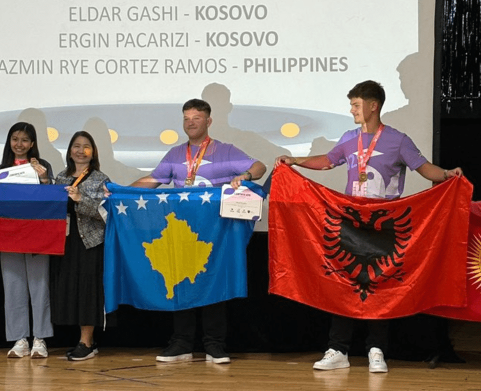 Të rinjtë e Kosovës marrin medalje të artë në garën e inovacionit në SHBA