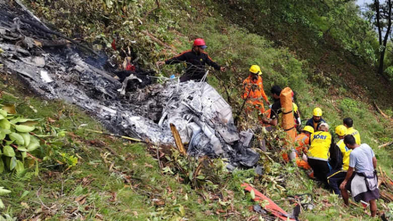 Rrëzohet helikopteri në Indi, humbin jetën shtatë persona