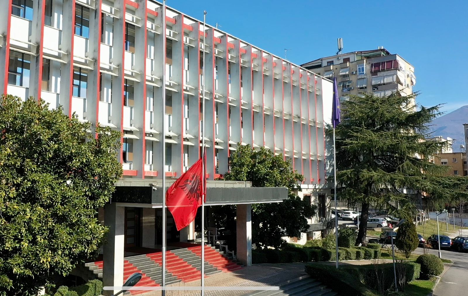 Evakuohen edhe 4 shqiptarë nga Izraeli, ministri Hasani jep detaje