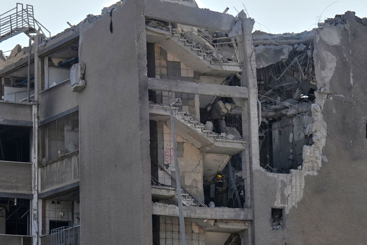 Sulmon përsëri Irani, 17 të plagosur në Izrael