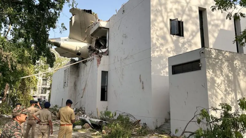 Rrëzimi i aeroplanit “Air India”, shefi i policisë së Ahmedabadit: Janë nxjerrë 204 trupa të pajetë