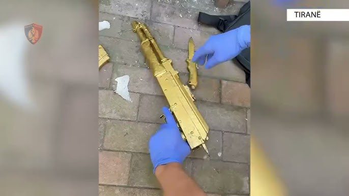 Therje me thikë në Tiranë, autori kapet dhe me një kallashnikov ‘ari’