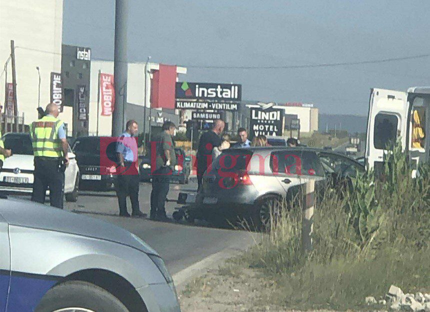 Vetaksident në Veternik pranë një qendre tregtare, ka të lënduar