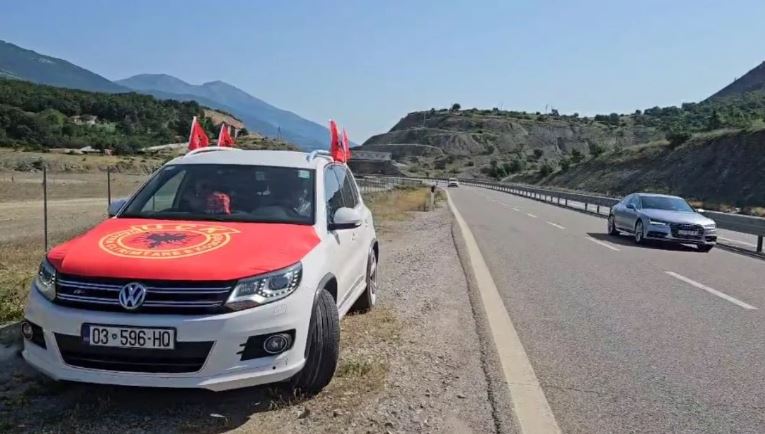 Fluks i madh në Morinë, arrijnë edhe tifozë të zjarrtë të Kombëtares