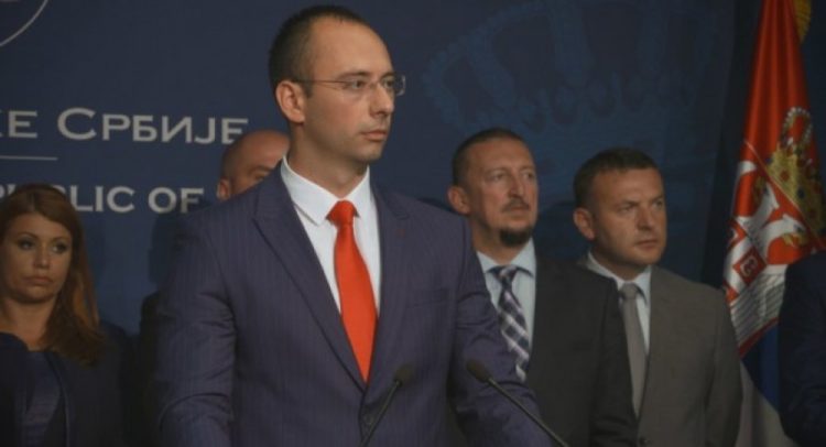 Simiq pranon se do të intervistohet si i dyshuar për barrikadat e 2022-ës në veri