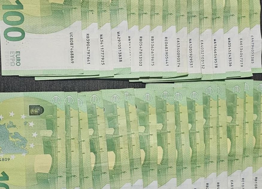 Vërmicë: Policia gjenë dhe konfiskon rreth 18 mijë euro të padeklaruara