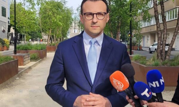 Petkoviq: I dorëzova Sorensenit listën me “50 veprime eskaluese” të Kosovës, pres shpejt ftesë për takim trilateral