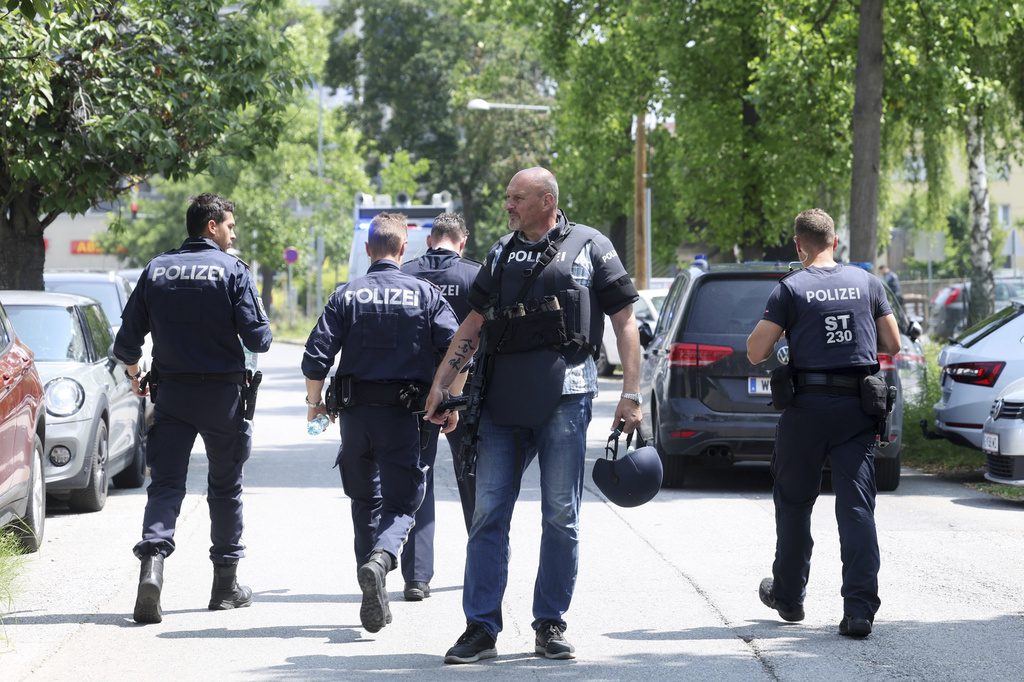 Sulmi në Graz: Policia konfirmon 10 viktima, mediat raportojnë se 30 persona po trajtohen në spital