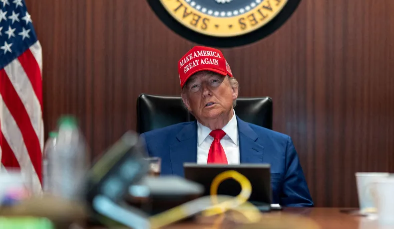 Trump nga Shtëpia e Bardhë monitoron sulmin iranian ndaj bazës amerikane në Katar
