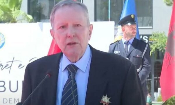 Vdes në Shqipëri ish-ambasadori gjerman Werner Daum, u gjet pa shenja jete në dhomën e hotelit në Kavajë