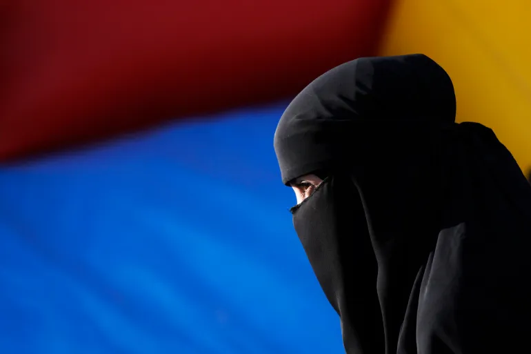 40-vjeçarja nga Kosova gjobitet për mbajtjen e niqabit në Bern të Zvicrës