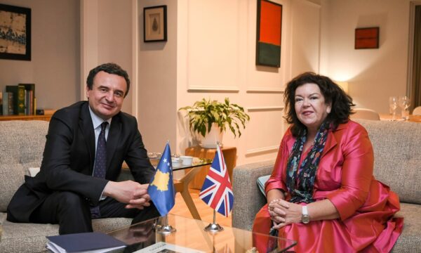 Britanikët kërkojnë “urgjentisht formimin e qeverisë” dhe “përmbushjen e premtimit për shtet multietnik”