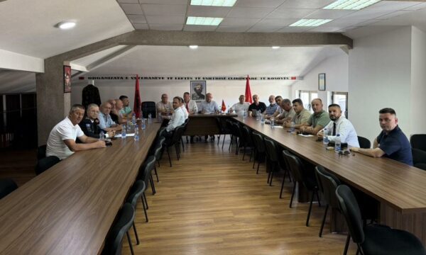 OVL e UÇK  i çon mesazh Kurtit për krizën dhe sulmet që ia bëri Thaçit e Veselit