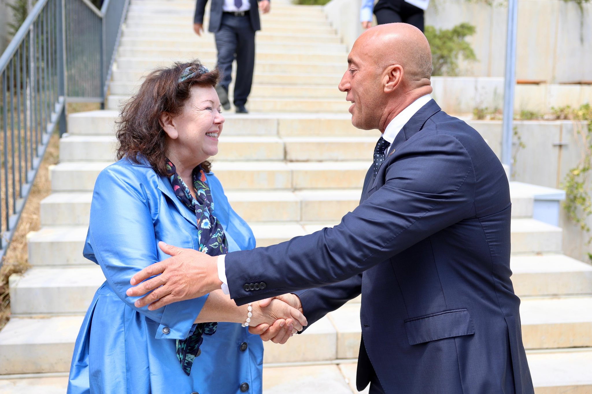 Haradinaj takohet me emisaren britanike: Diskutuam për nevojën urgjente të konsolidimit të institucioneve