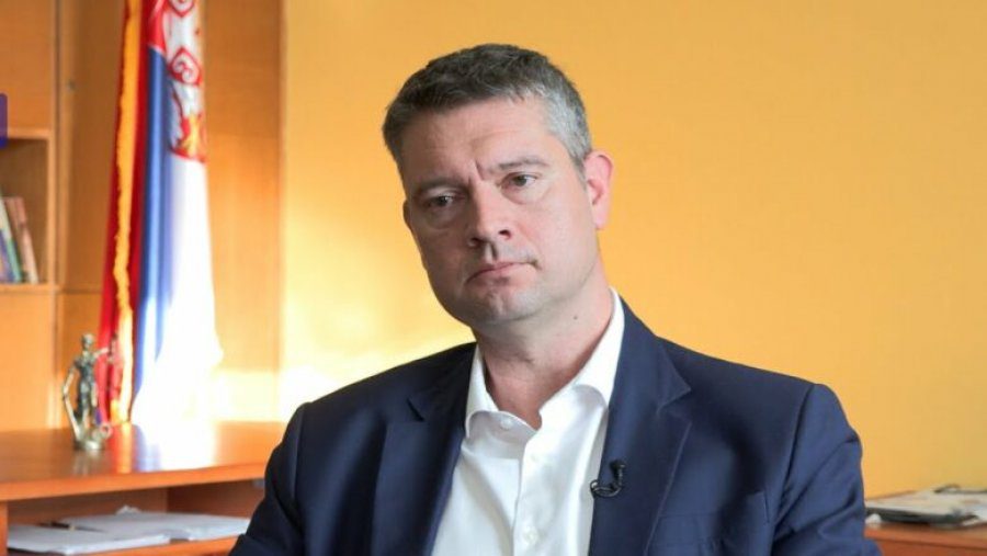 Publikohen mesazhet skandaloze të Igor Popoviqit me zyrtarët e BIA-s