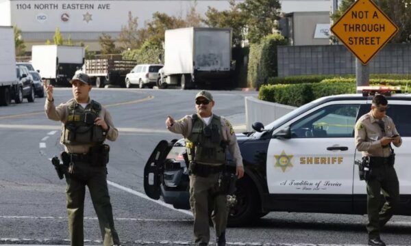 Alarm në Los Angeles, vdesin tre policë nga shpërthimi në një qendër stërvitore