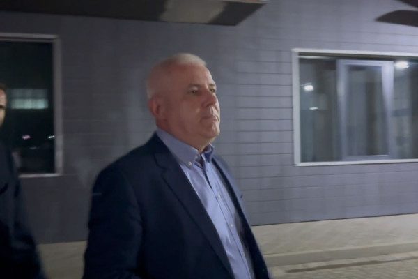 Sveçla pret që sonte të konstituohet Kuvendi