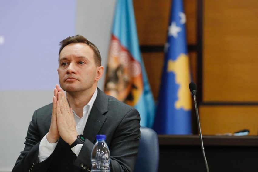 Alarmi për bombë, Zogaj: Besoj që do e vazhdojmë pas disa orëve