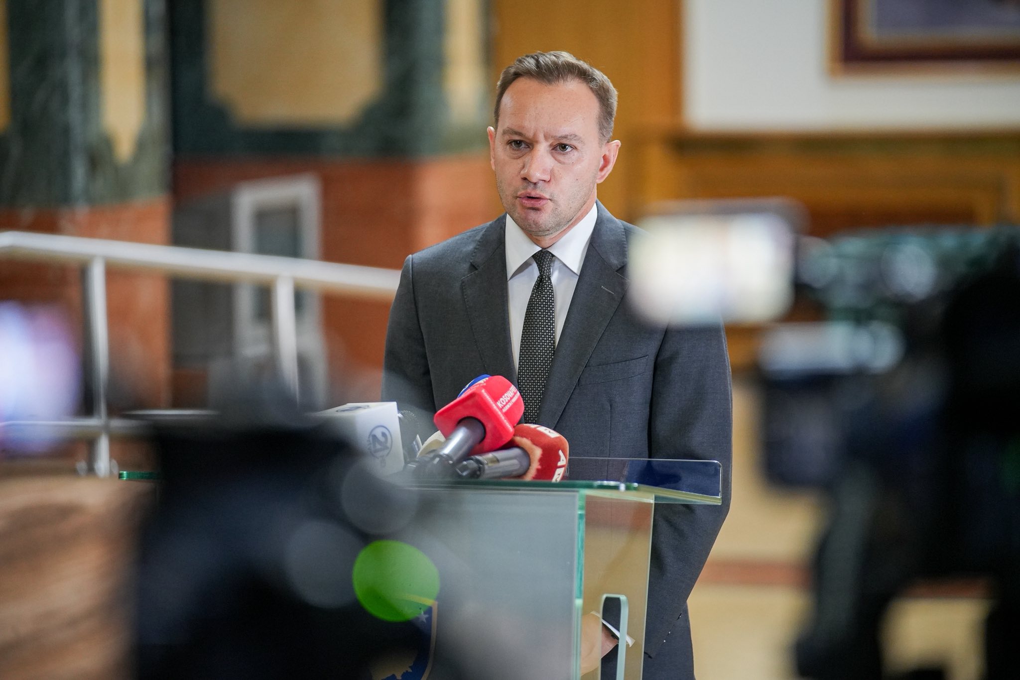 Zogaj: VV-ja ka rënie serioze me mbi 10 pikë në sondazhe
