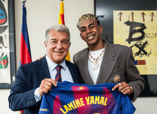Zyrtare: Yamal vazhdon kontratën me Barcelonën, merr numrin legjendar në fanelë