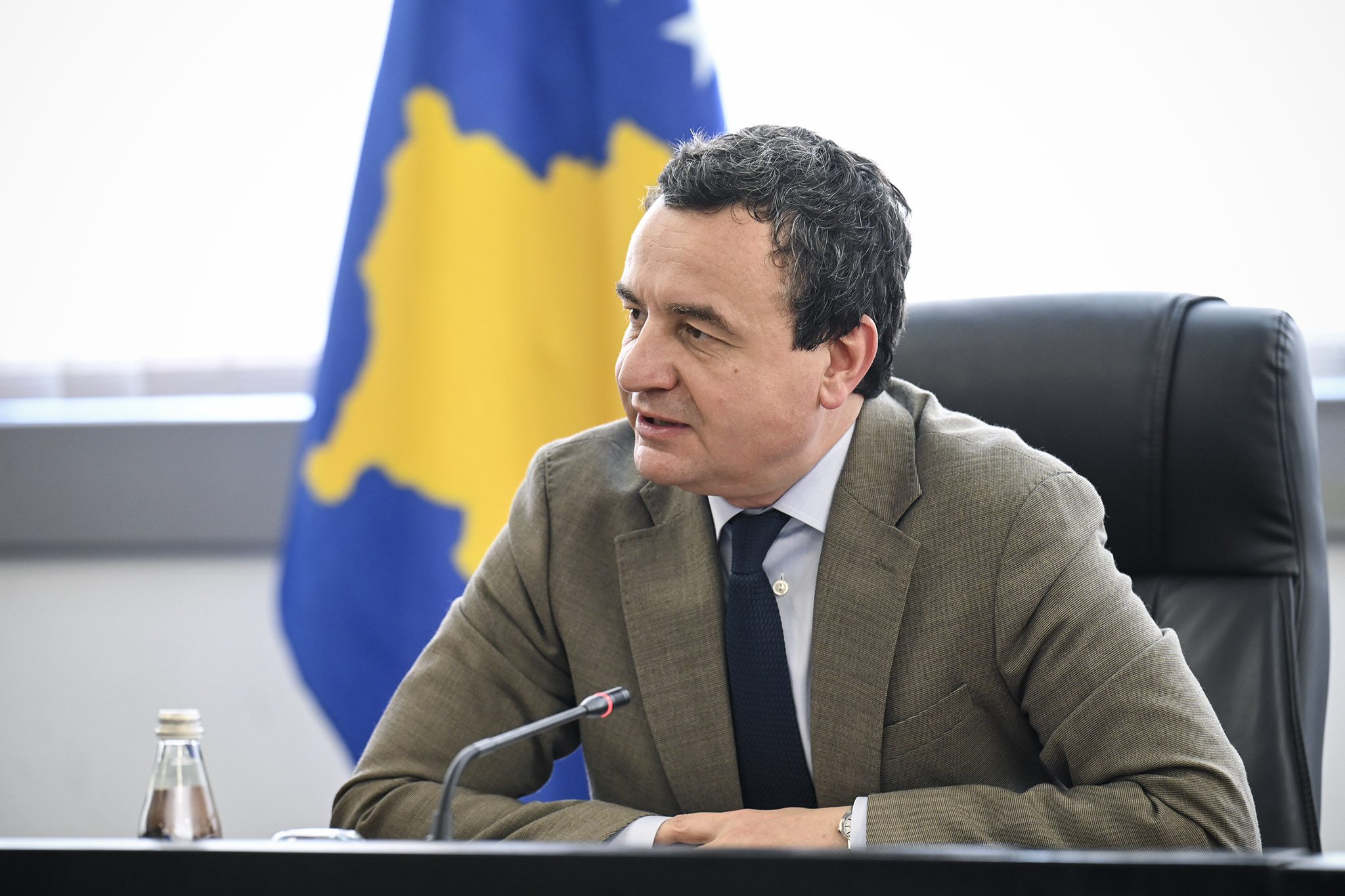 Kurti mirëpret studentë të universiteteve prestigjioze, u flet për përparimet e Kosovës