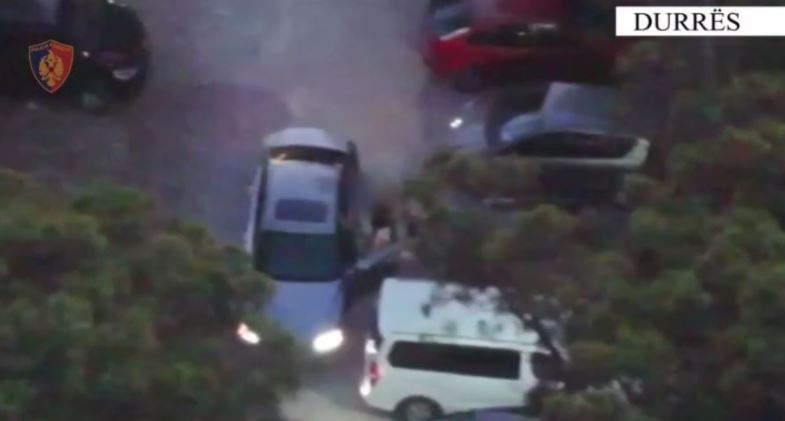 Policia në Durrës kap mbi 6 kilogramë drogë, tre të arrestuar
