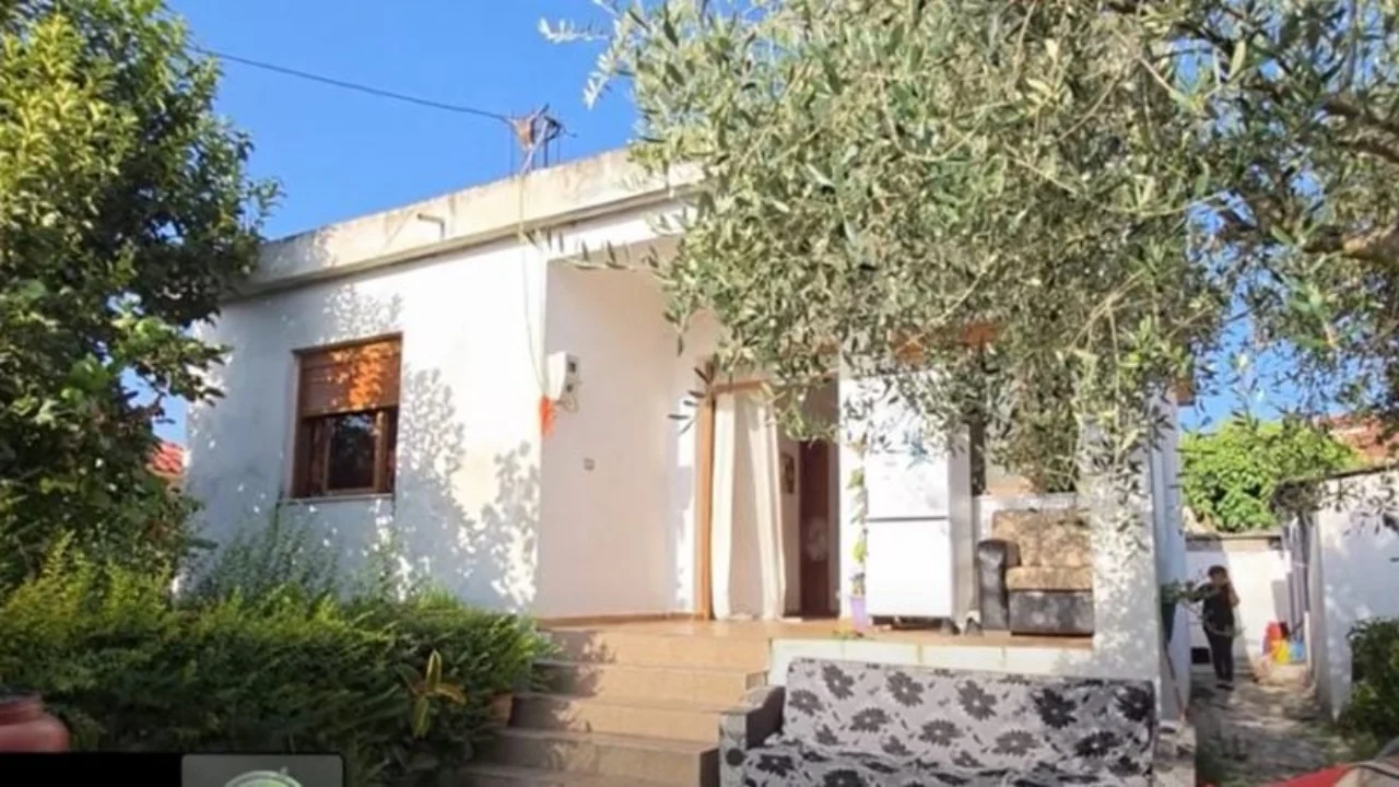 Dyshohet se vajza vrau të atin me ndihmën e të dashurit 55 vjeç në Fier