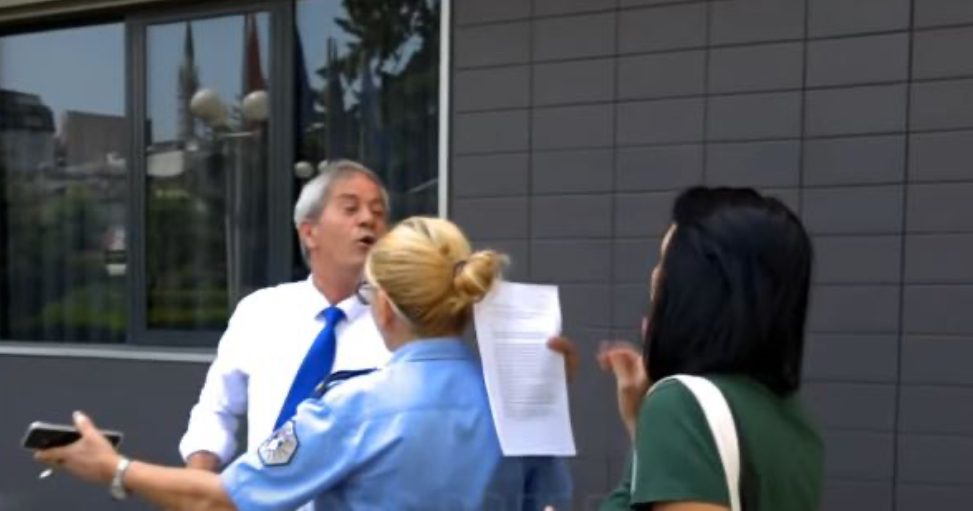 Qytetari përballet me Fitore Pacollin para Kuvendit: Për hajne, e ki me dokument