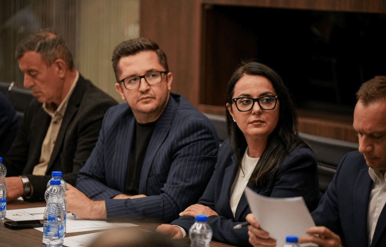 Lushaku-Sadriu reagon pas rezultateve të Arritshmërisë: Dështim eklatant i MASHTI-t