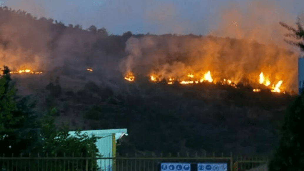 Rihapet kufiri mes Kosovës dhe Maqedonisë së Veriut, u mbyll shkaku i zjarrit