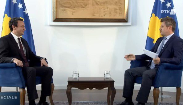 Kryeredaktori i RTK-së sulmon mediat pse raportuan që OJQ-ja e bashkëshorte së tij përfitoi 100 mijë euro nga Qeveria