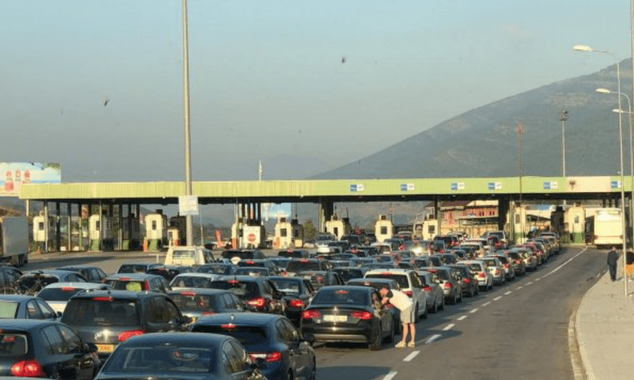 Kjo është gjendja e pritjeve në pikëkalimet kufitare për në Kosovë