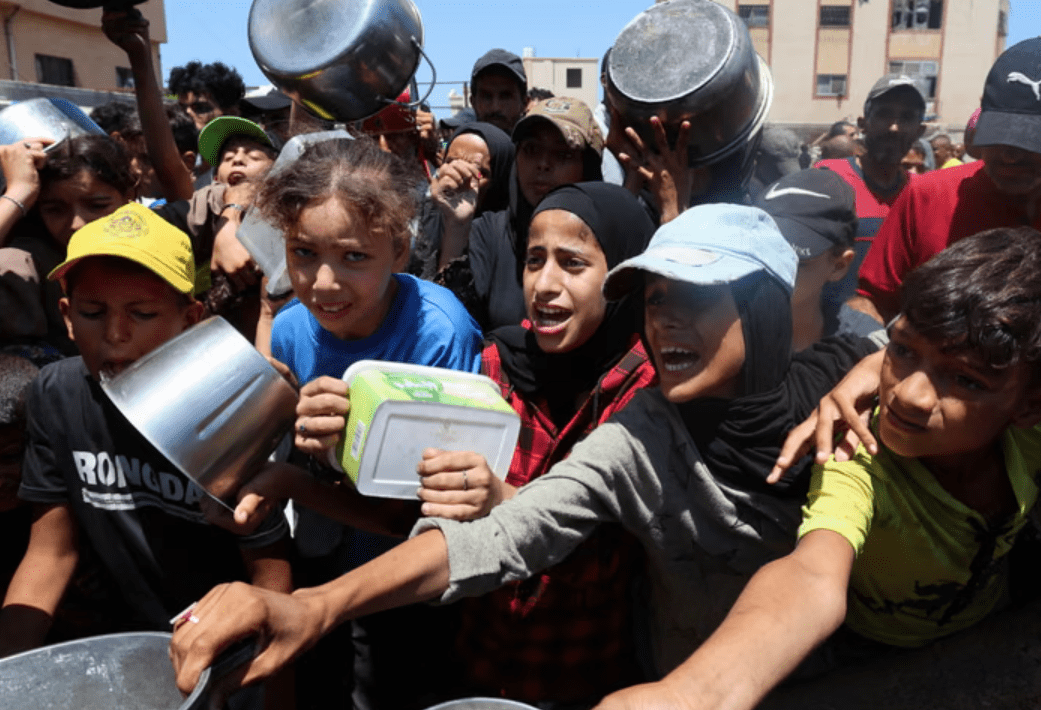 Të paktën 73 palestinezë të vrarë teksa po tentonin të merrnin ndihma