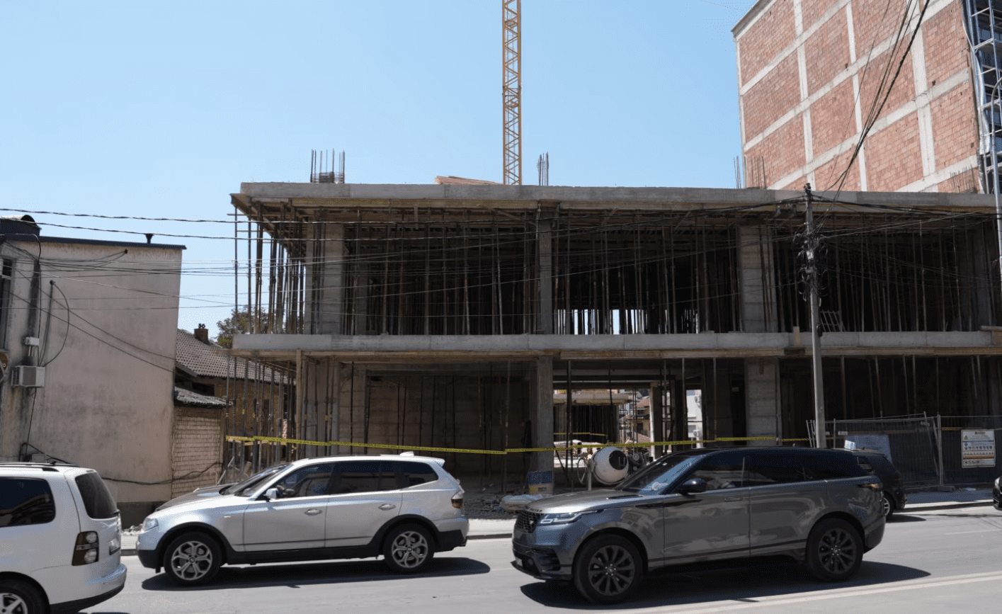 Vdekja e dy punëtorëve në Gjakovë, kompania ishte gjobitur dy herë për shkelje