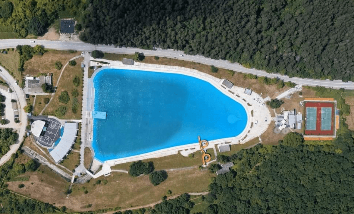 Mbyllet pishina e Gërmisë nga Ministria e Shëndetësisë, reagon Rama