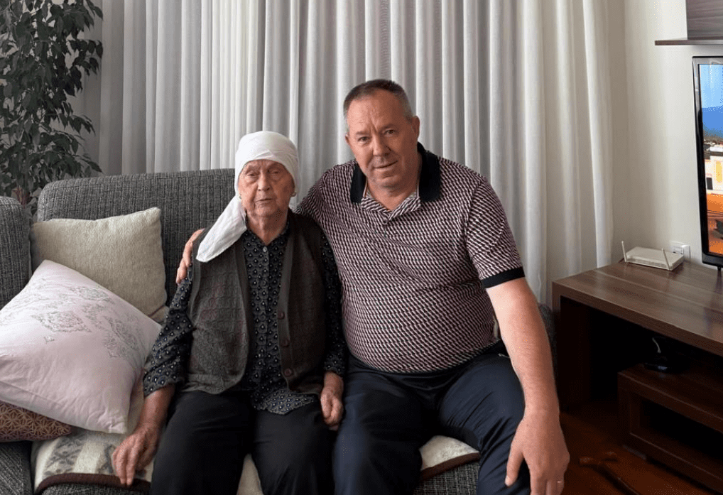Gucati viziton nënën e Thaçit: Ndihej krenare për Hashimin dhe shokët e tij
